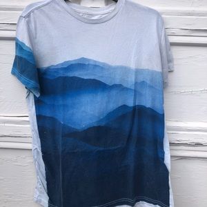 Blue mountains graphic tee